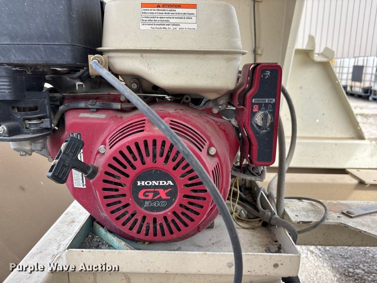 image for item EA4588 Unverferth Seed Runner 2750 seed tender