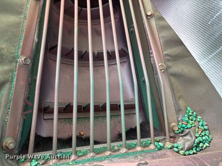 image for item EA4588 Unverferth Seed Runner 2750 seed tender