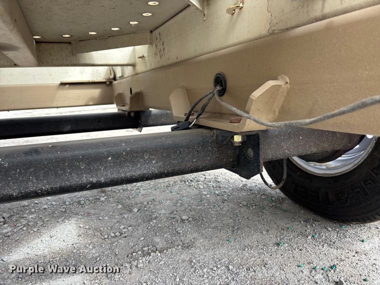 image for item EA4588 Unverferth Seed Runner 2750 seed tender