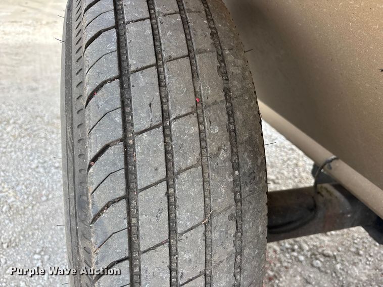 image for item EA4588 Unverferth Seed Runner 2750 seed tender