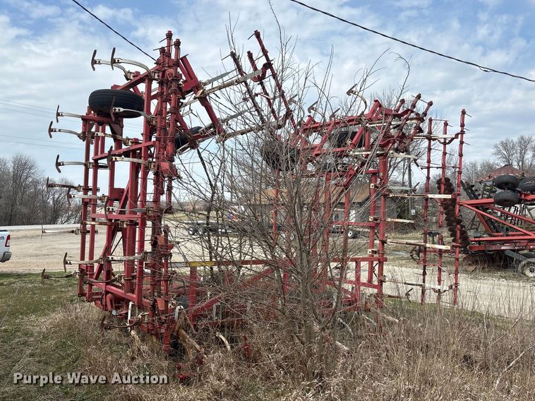 image for item EA4589 Wil-Rich 2500 field cultivator