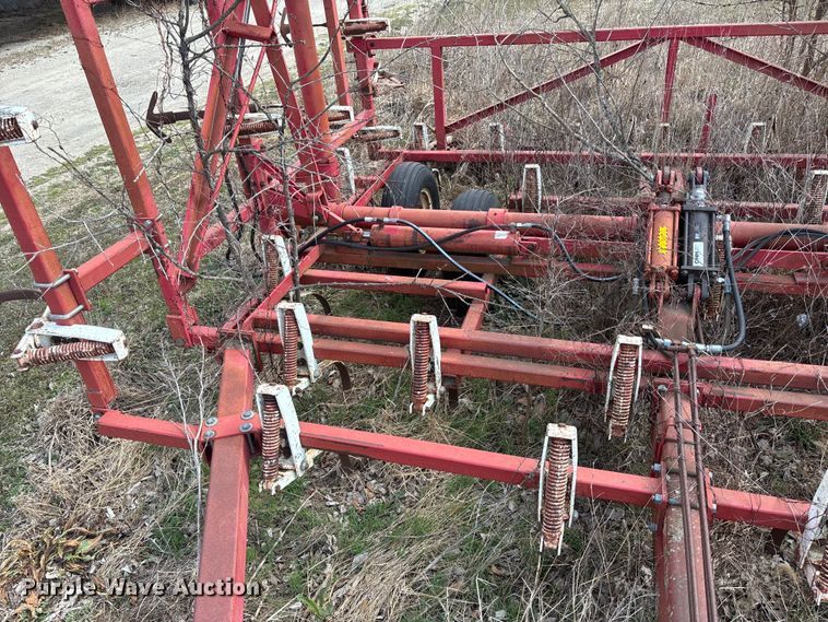 image for item EA4589 Wil-Rich 2500 field cultivator