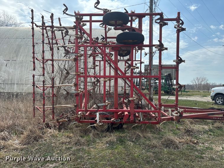 image for item EA4589 Wil-Rich 2500 field cultivator