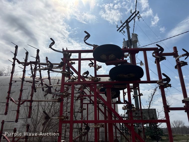 image for item EA4589 Wil-Rich 2500 field cultivator