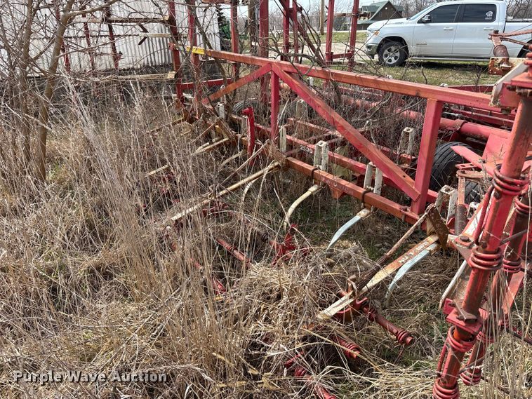 image for item EA4589 Wil-Rich 2500 field cultivator