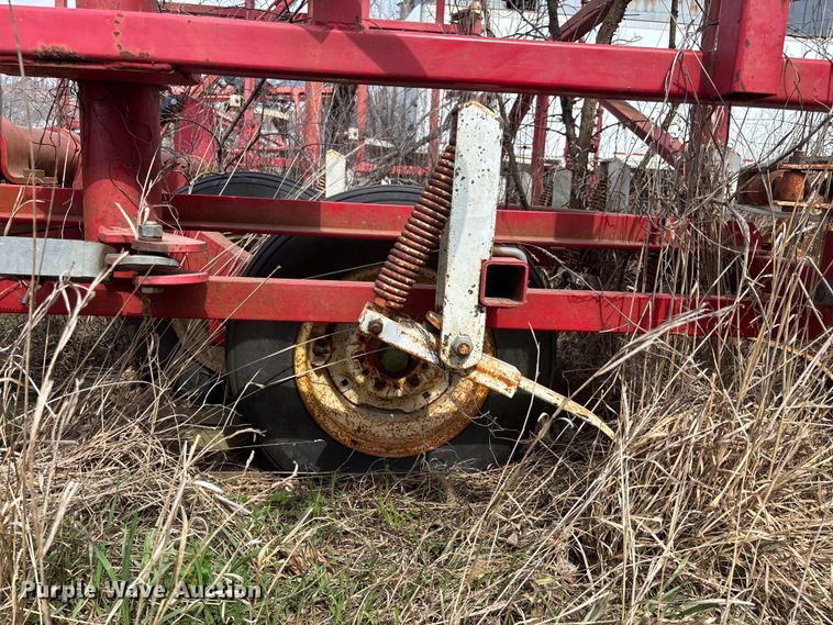 image for item EA4589 Wil-Rich 2500 field cultivator