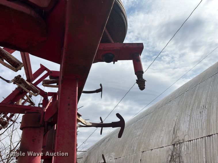 image for item EA4589 Wil-Rich 2500 field cultivator