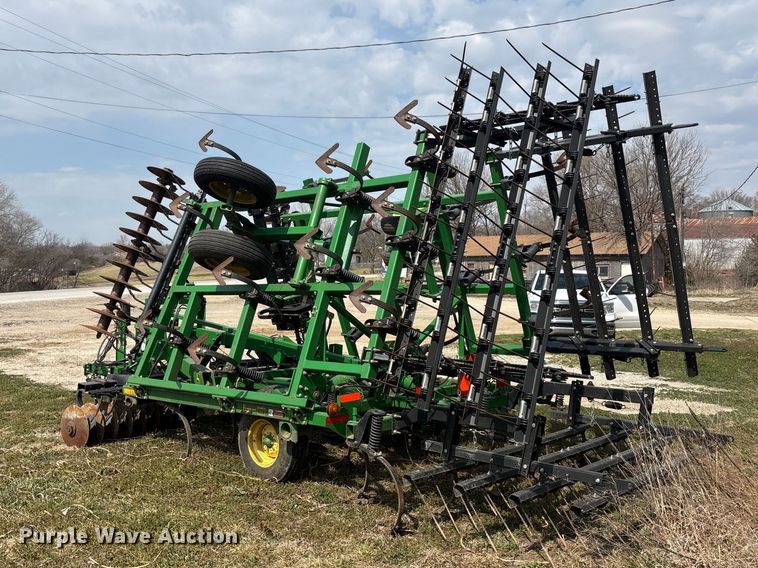 image for item EA4590 John Deere 726 mulch finisher