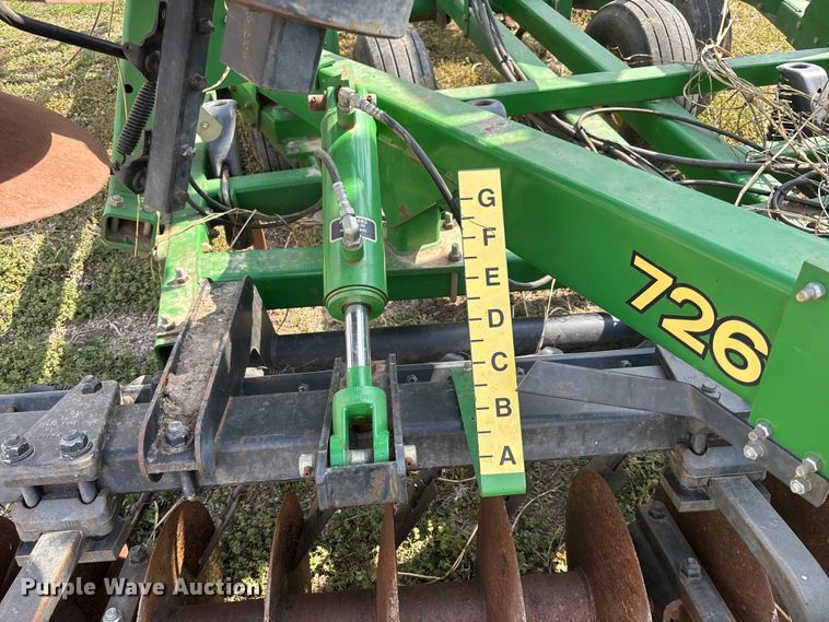 image for item EA4590 John Deere 726 mulch finisher