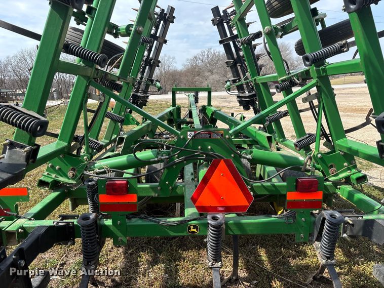 image for item EA4590 John Deere 726 mulch finisher