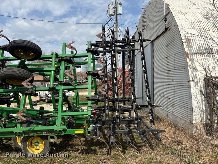 image for item EA4590 John Deere 726 mulch finisher