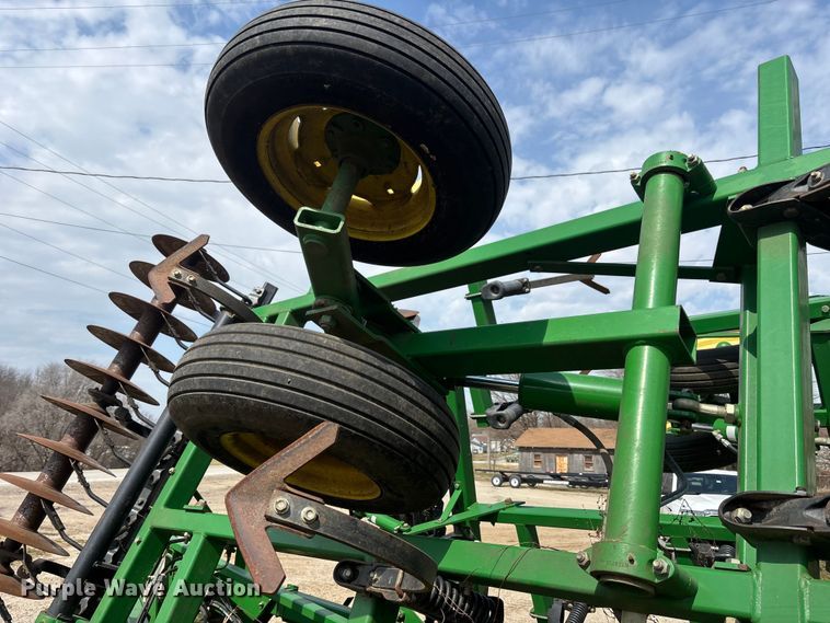 image for item EA4590 John Deere 726 mulch finisher