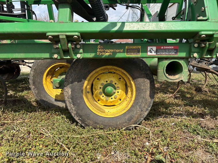 image for item EA4590 John Deere 726 mulch finisher