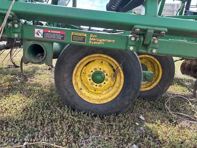 image for item EA4590 John Deere 726 mulch finisher