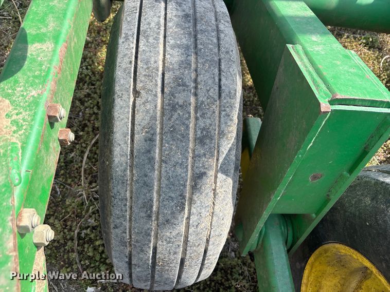 image for item EA4590 John Deere 726 mulch finisher