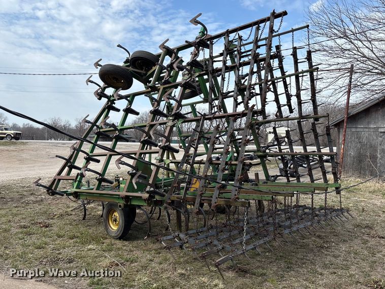 image for item EA4592 John Deere 960 field cultivator