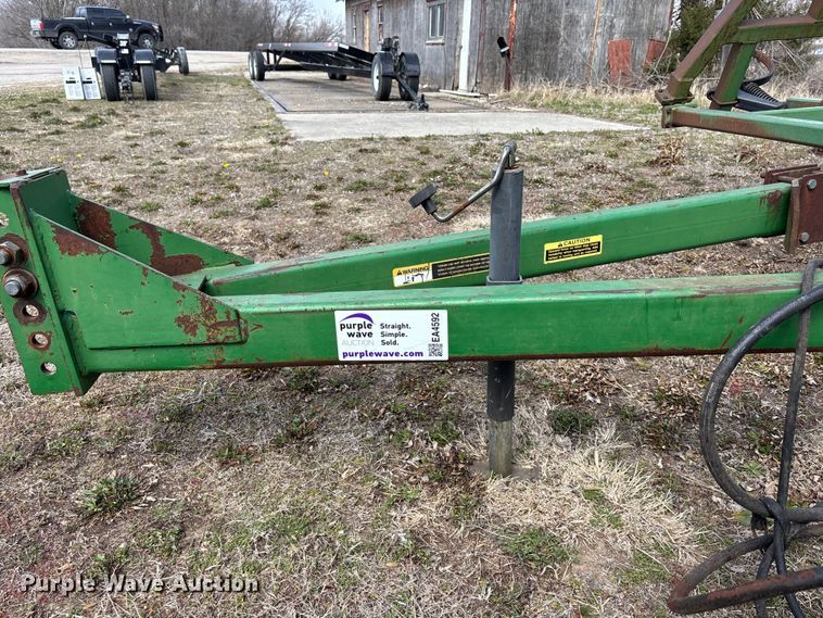 image for item EA4592 John Deere 960 field cultivator