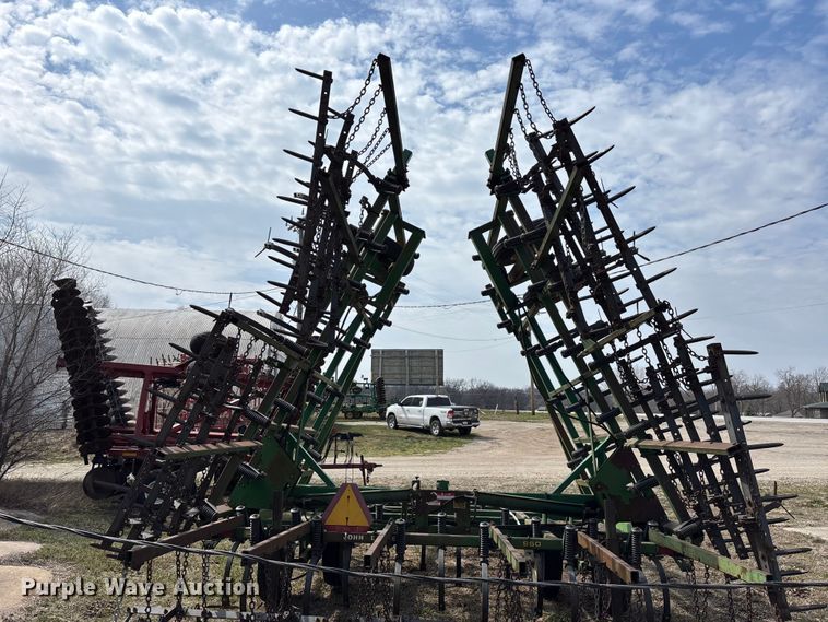 image for item EA4592 John Deere 960 field cultivator