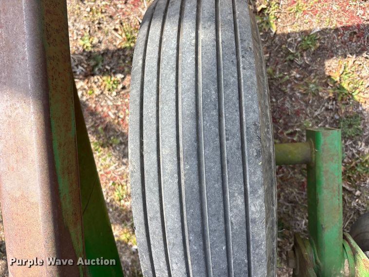 image for item EA4592 John Deere 960 field cultivator