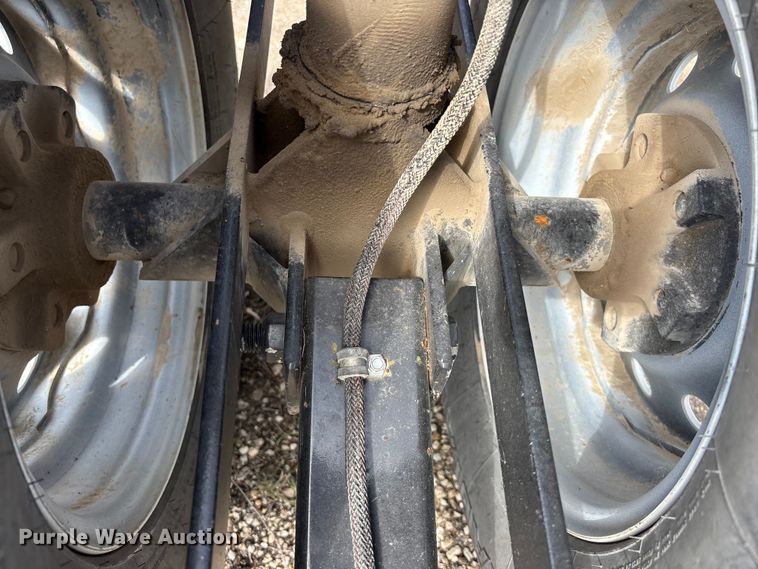 image for item EA4593 2022 BBK 32TD header trailer