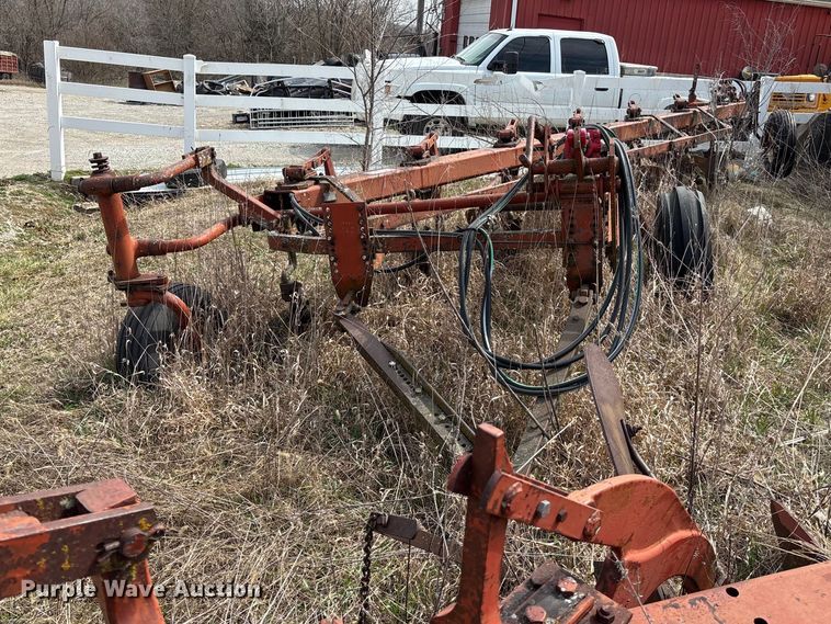 image for item EA4594 International harvester 700 plow