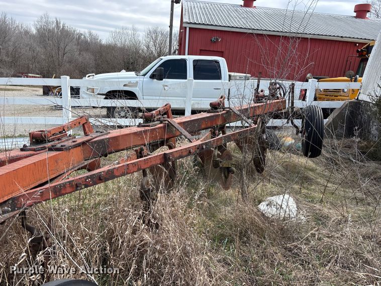 image for item EA4594 International harvester 700 plow