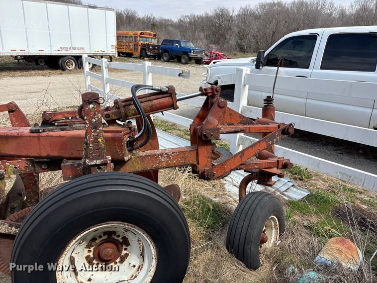 image for item EA4594 International harvester 700 plow