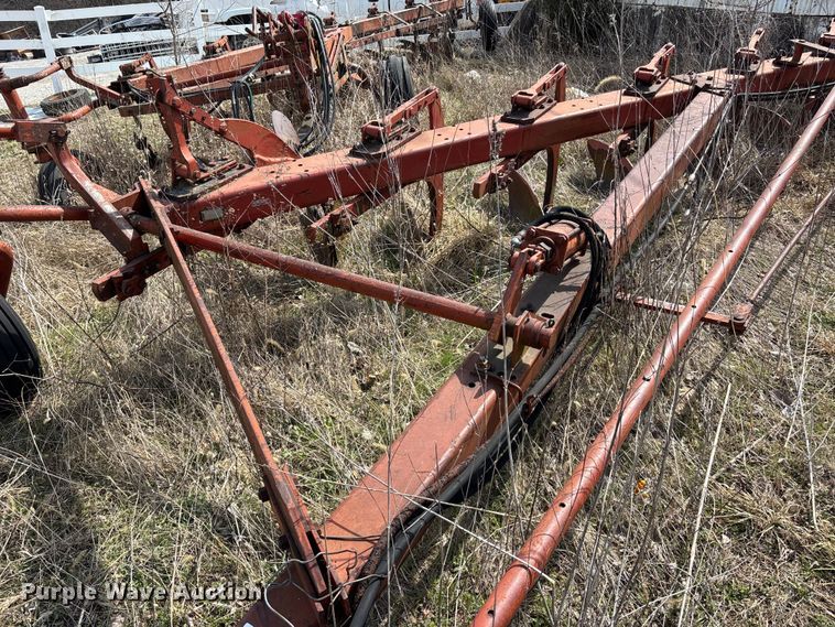 image for item EA4595 International Harvester seven bottom plow