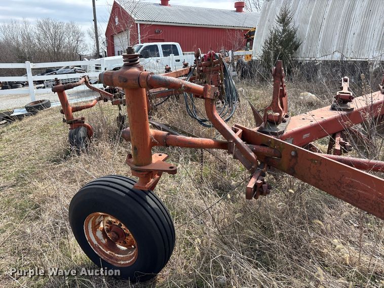 image for item EA4595 International Harvester seven bottom plow