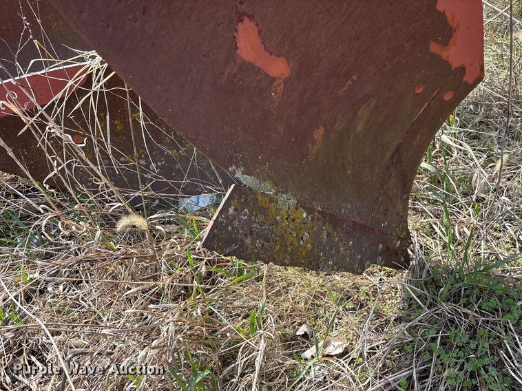 image for item EA4595 International Harvester seven bottom plow