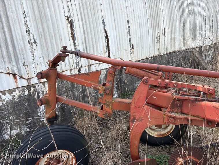 image for item EA4595 International Harvester seven bottom plow