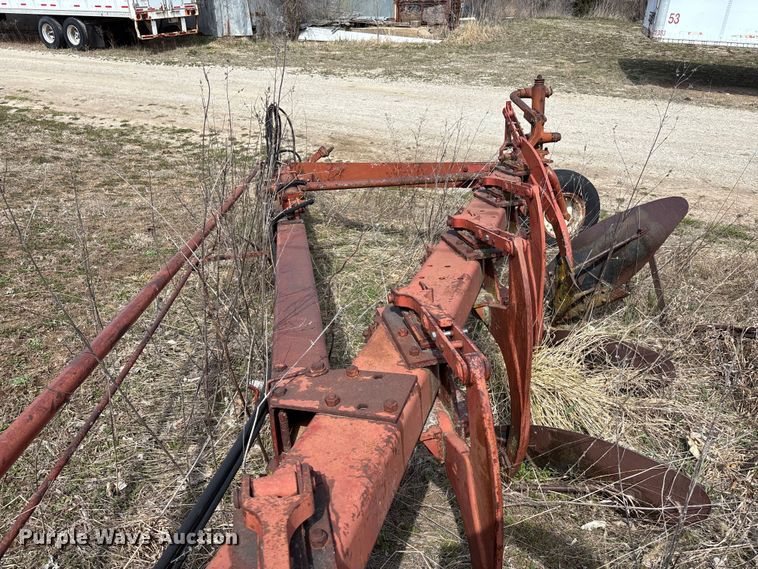 image for item EA4595 International Harvester seven bottom plow