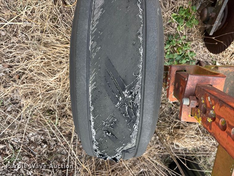 image for item EA4595 International Harvester seven bottom plow