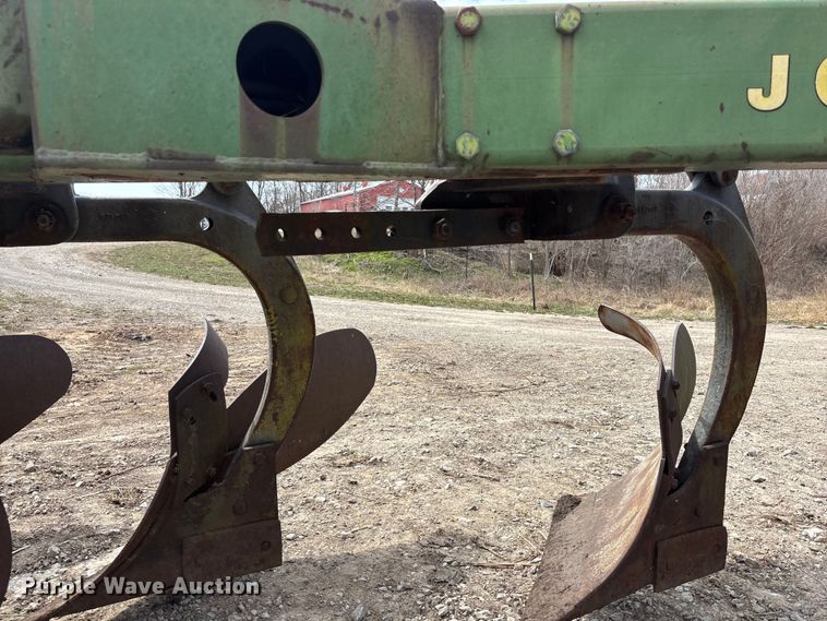 image for item EA4596 John Deere A2700 seven bottom plow