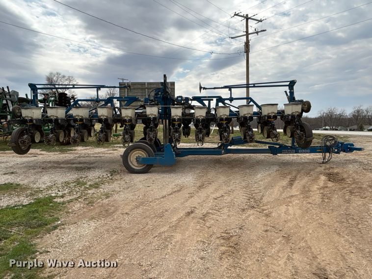 image for item EA4598 Kinze 3600 split row no-till planter