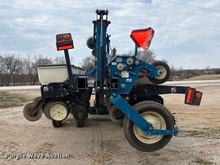 image for item EA4598 Kinze 3600 split row no-till planter