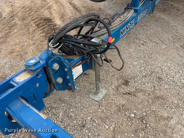 image for item EA4598 Kinze 3600 split row no-till planter