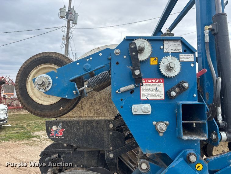 image for item EA4598 Kinze 3600 split row no-till planter