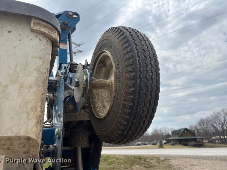 image for item EA4598 Kinze 3600 split row no-till planter