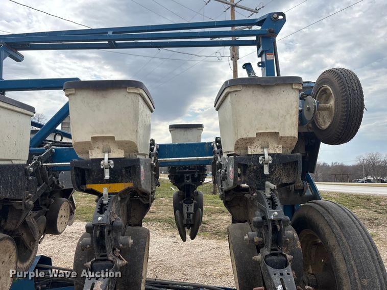 image for item EA4598 Kinze 3600 split row no-till planter