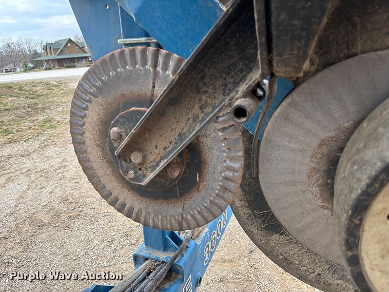 image for item EA4598 Kinze 3600 split row no-till planter