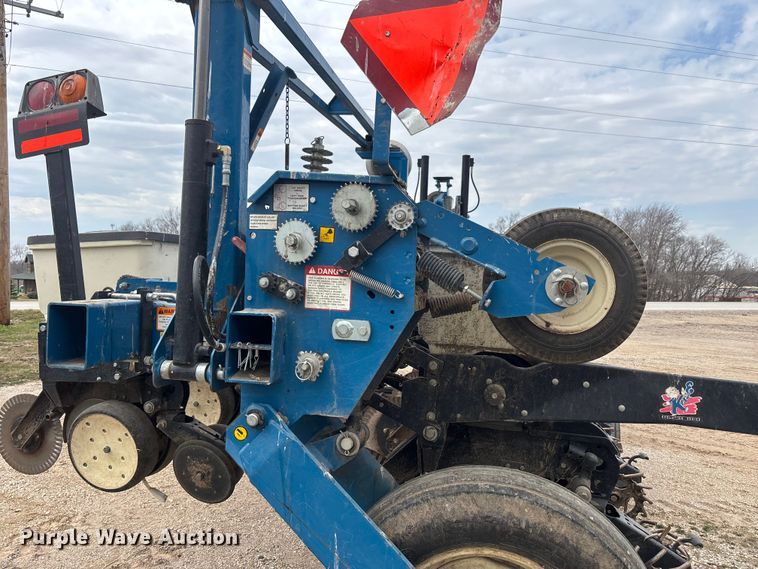 image for item EA4598 Kinze 3600 split row no-till planter