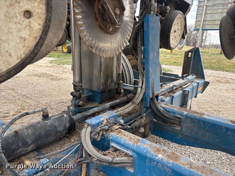 image for item EA4598 Kinze 3600 split row no-till planter