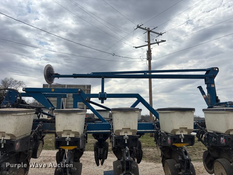 image for item EA4598 Kinze 3600 split row no-till planter