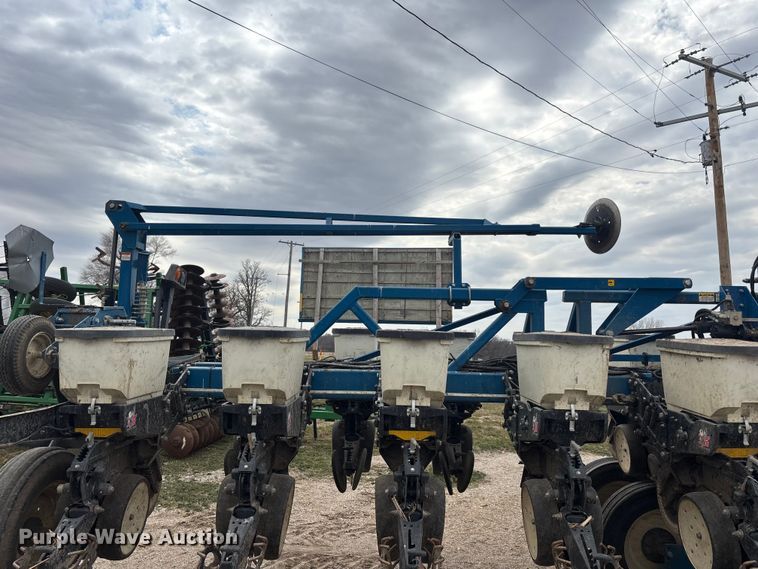 image for item EA4598 Kinze 3600 split row no-till planter
