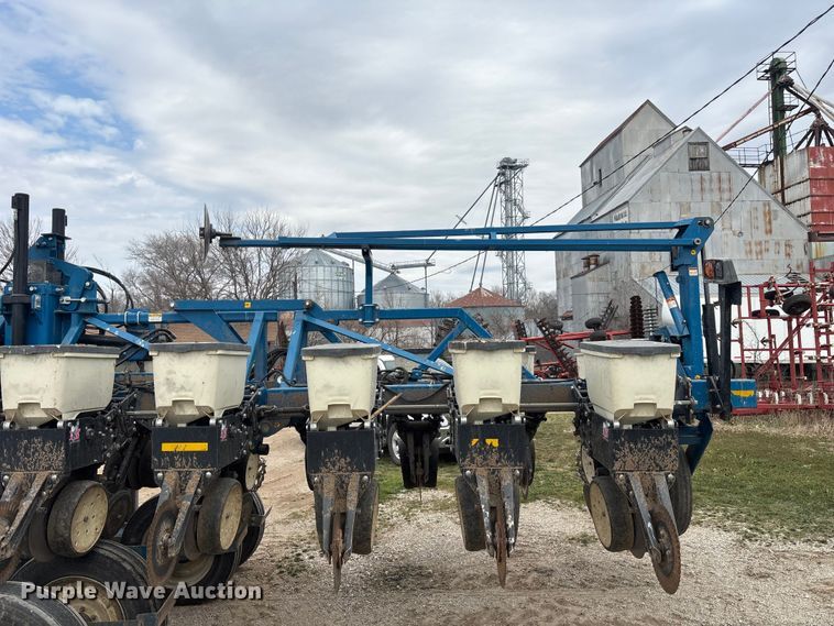 image for item EA4598 Kinze 3600 split row no-till planter