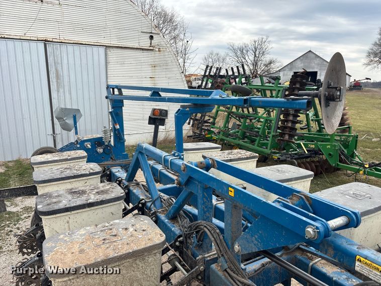 image for item EA4598 Kinze 3600 split row no-till planter