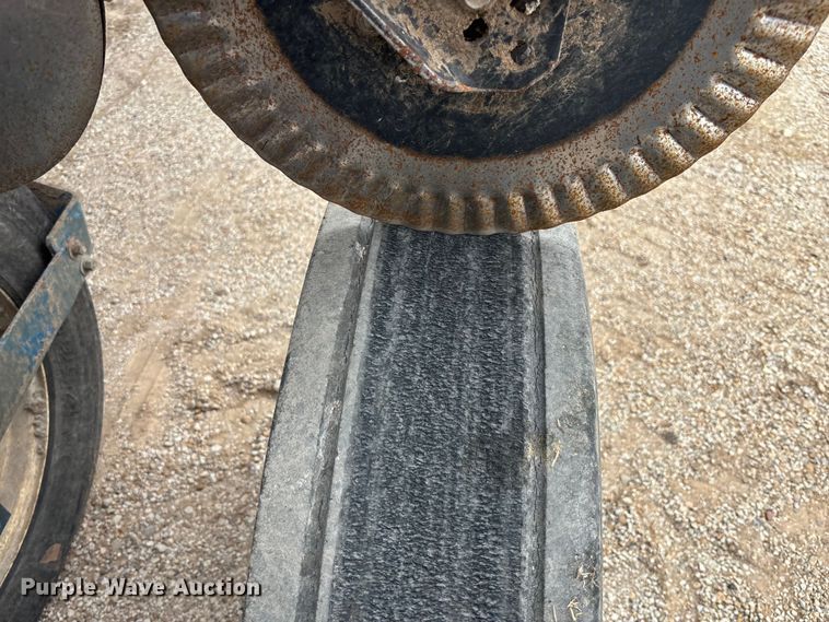 image for item EA4598 Kinze 3600 split row no-till planter