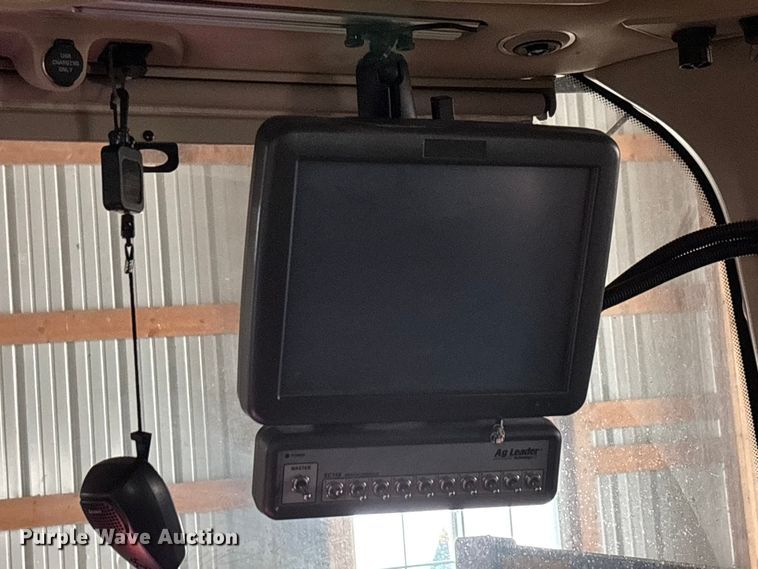 image for item EA4598 Kinze 3600 split row no-till planter