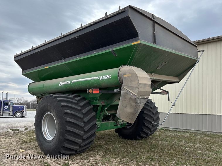 image for item EA4599 Brent V1100 grain cart